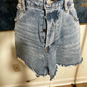 Blue High-Waisted Jean Shorts with Frayed Hem